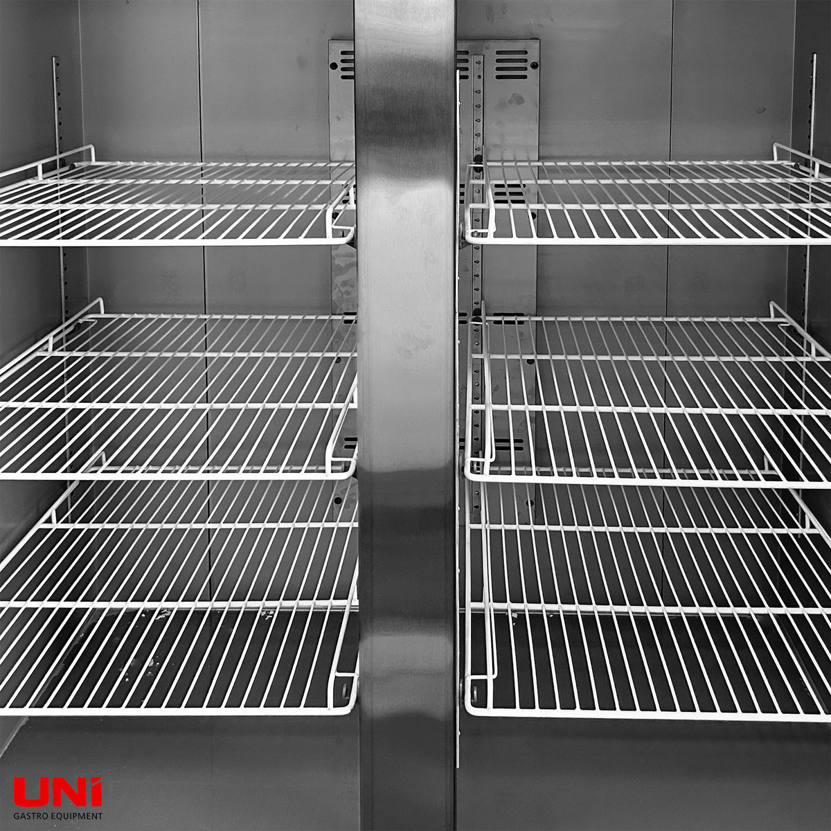 40015 Congelatore in acciaio inox, capacita 1333 litri, GN2/1
